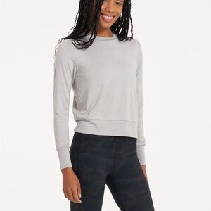 Vuori daydream crew in small light heather gray